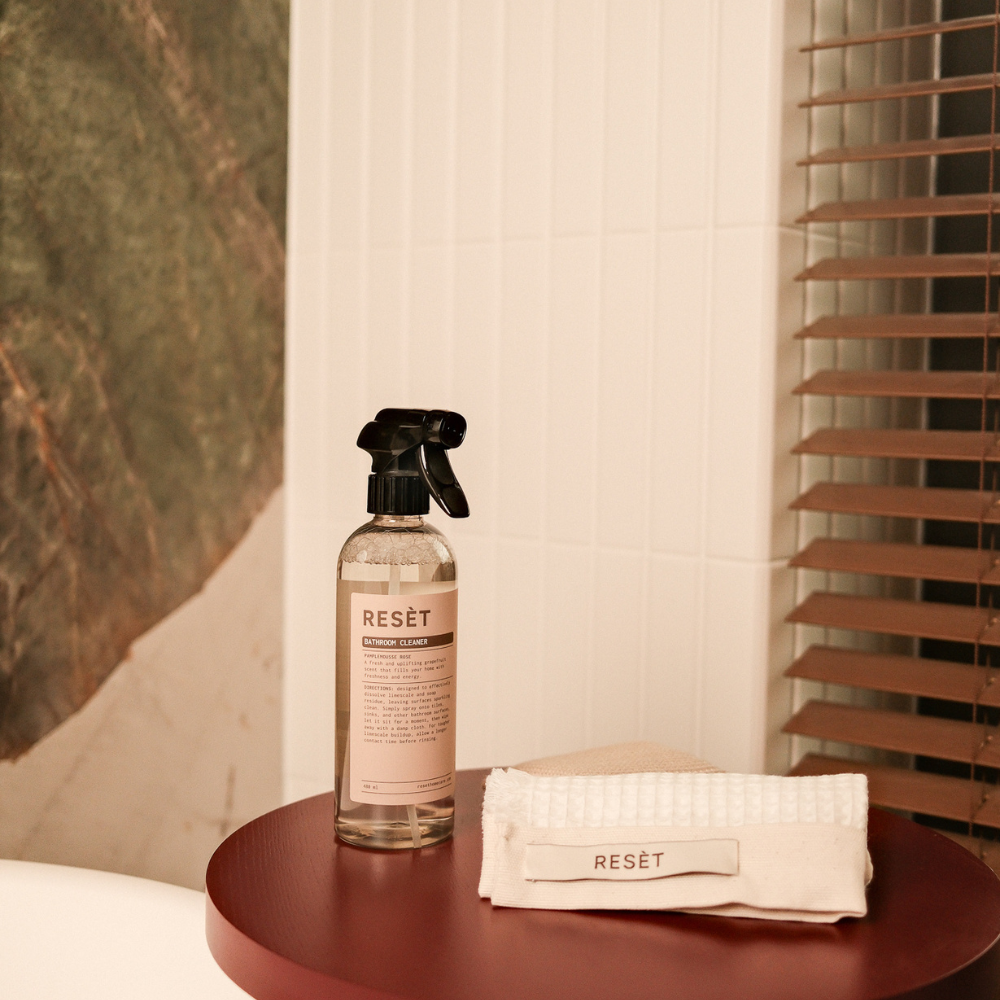 Bathroom cleaner, pink grapefruit scent